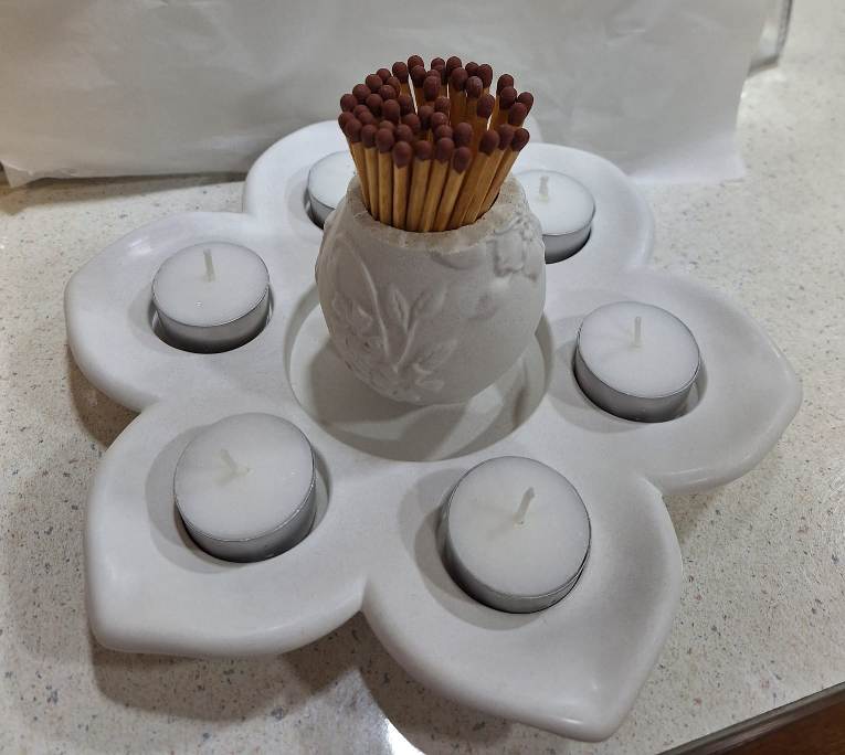 פמוט חמישיה מבטון